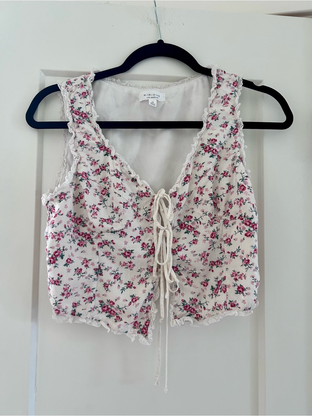 Kirious Cream Floral Lace-Up Crop Top - Picture 2 of 6